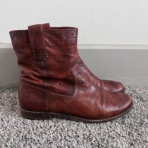 Frye Anna Shortie Boot (Cognac)